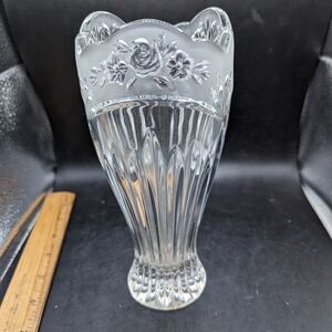 Vintage Oneida "Southern Garden" Crystal 7.5" Bud Vase Frosted Glass Top